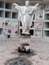 Incendio doloso anche nel cimitero di Elice, data alle fiamme la statua del Cristo Redentore [FOTO]